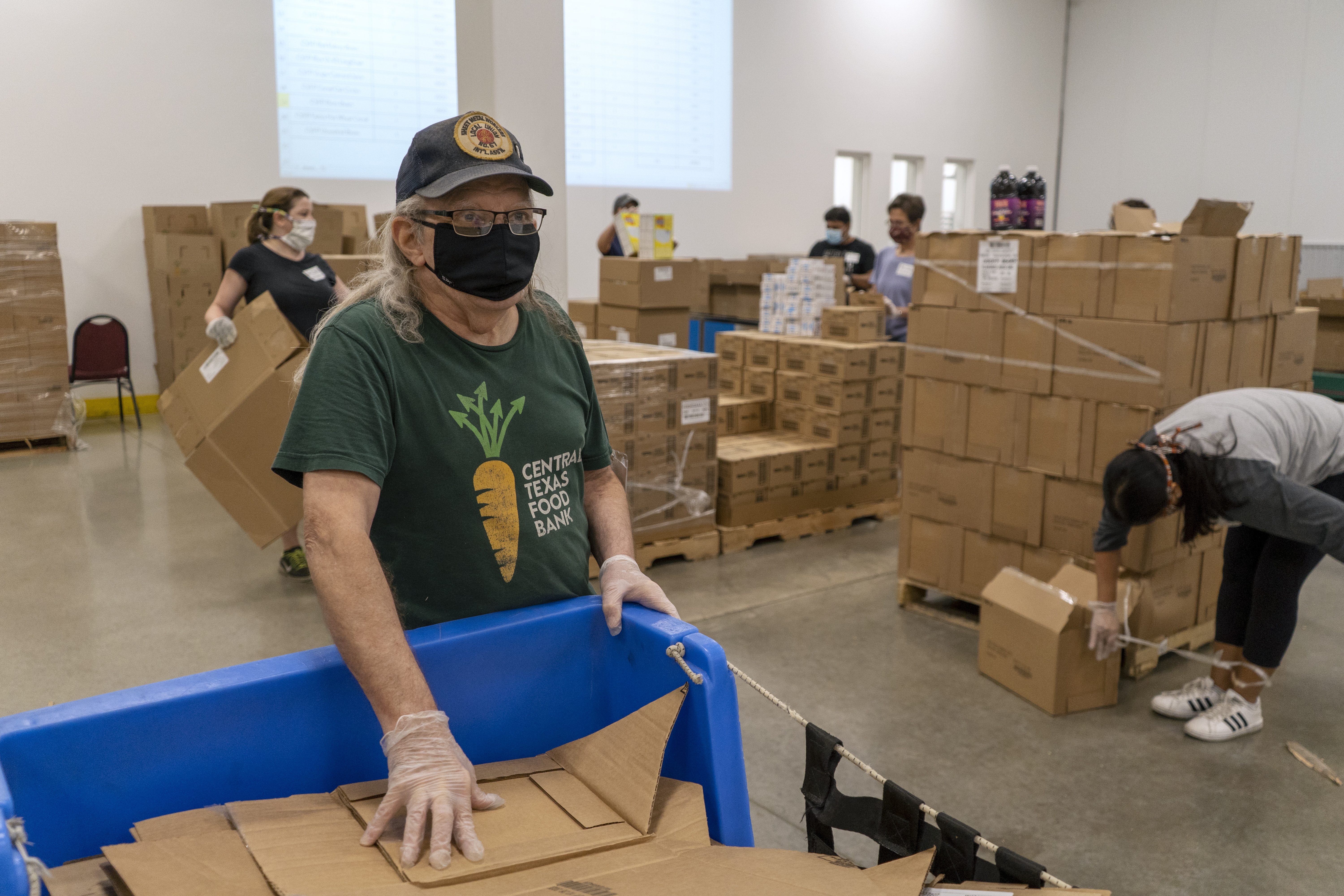 Volunteers Help Meet the Need During the Pandemic