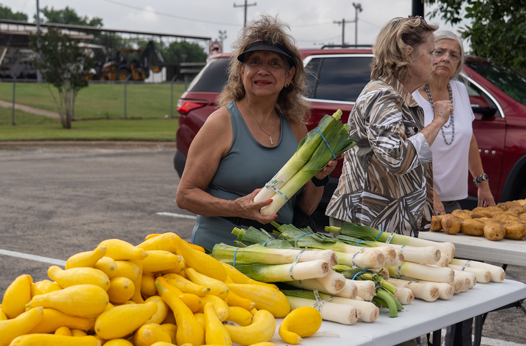 Fresh Food and Friendship: How Golden Harvest Farmers Market Is Nourishing Older Adults in Central Texas