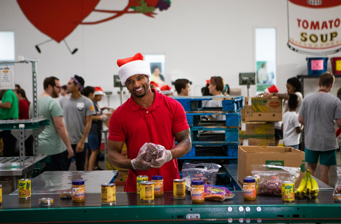 Easy Ways to Give Back During the Holiday Season