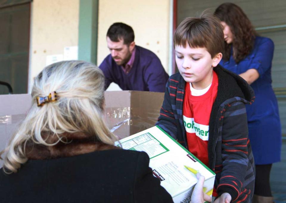 Mace Calls for Kids to Join his #NoHunger Team to raise 100,000 Meals!